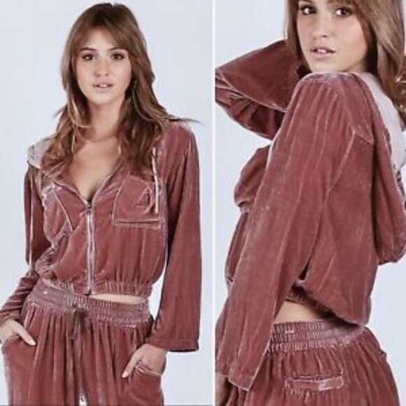 Young Fabulous & Broke Sweaters - Young, Fabulous, & Broke Pink Cropped Velour Zip Hoodie Sweater Size Small